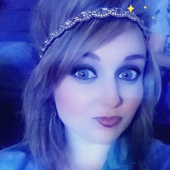 Meet your Posher, Amanda - Picture 1 of 1